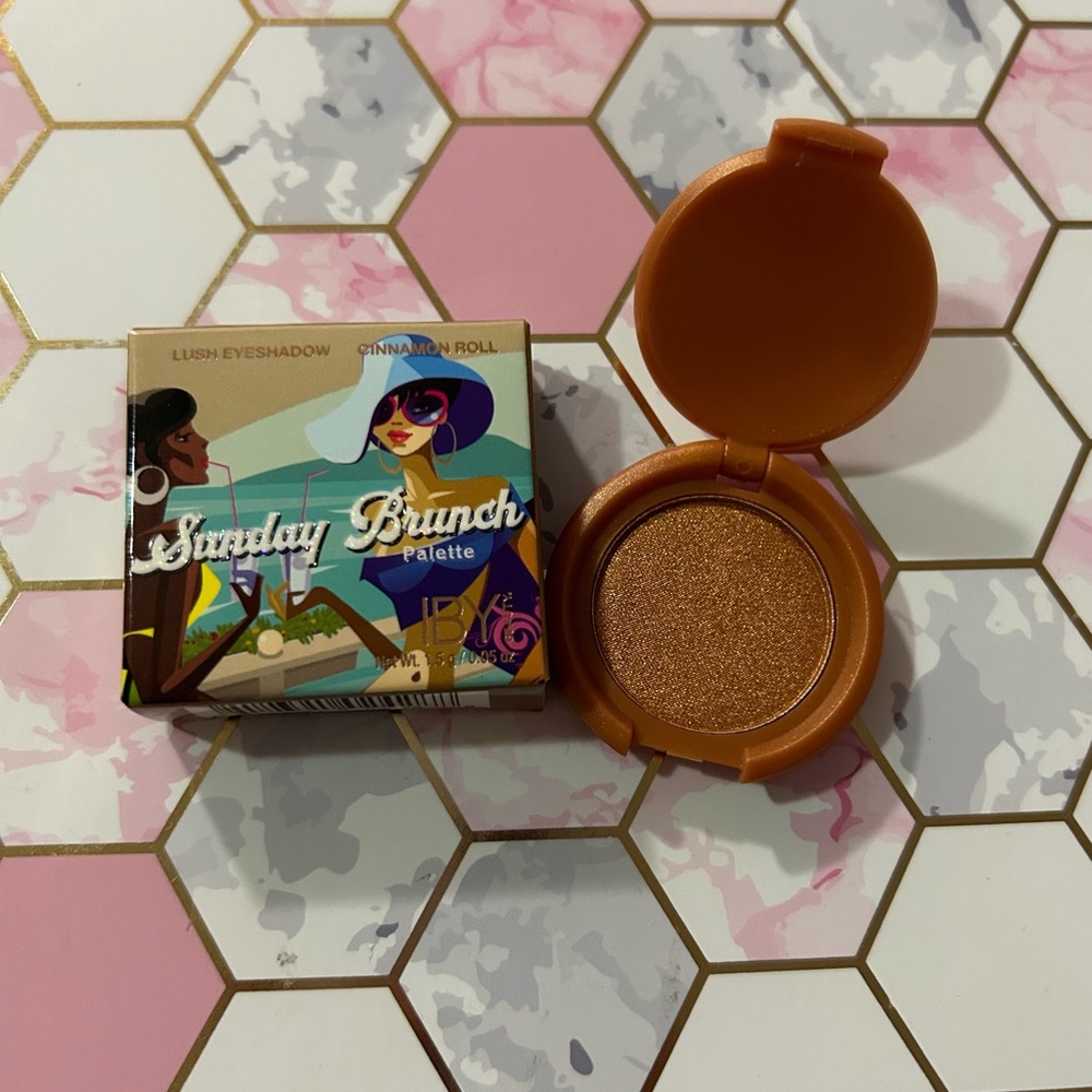 IBY BEAUTY Lush Eyeshadow in Cinnamon Roll